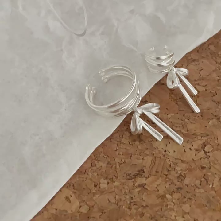 Ballet Ribbon Earring | One-Piece